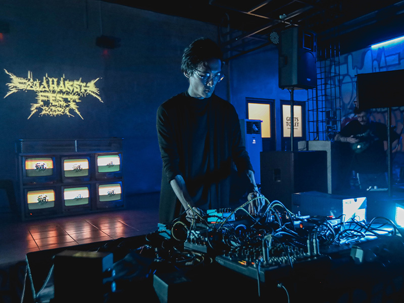 Xu Chia Chun+ Luca Bonaccorsi